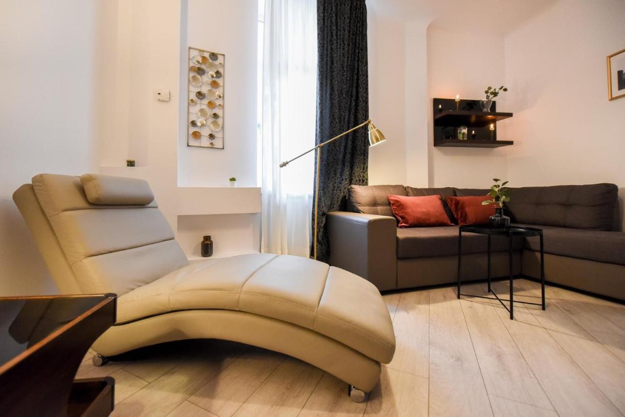 Апартаменты Amazing Location & Elegant Apt - Old Town Бухарест Экстерьер фото