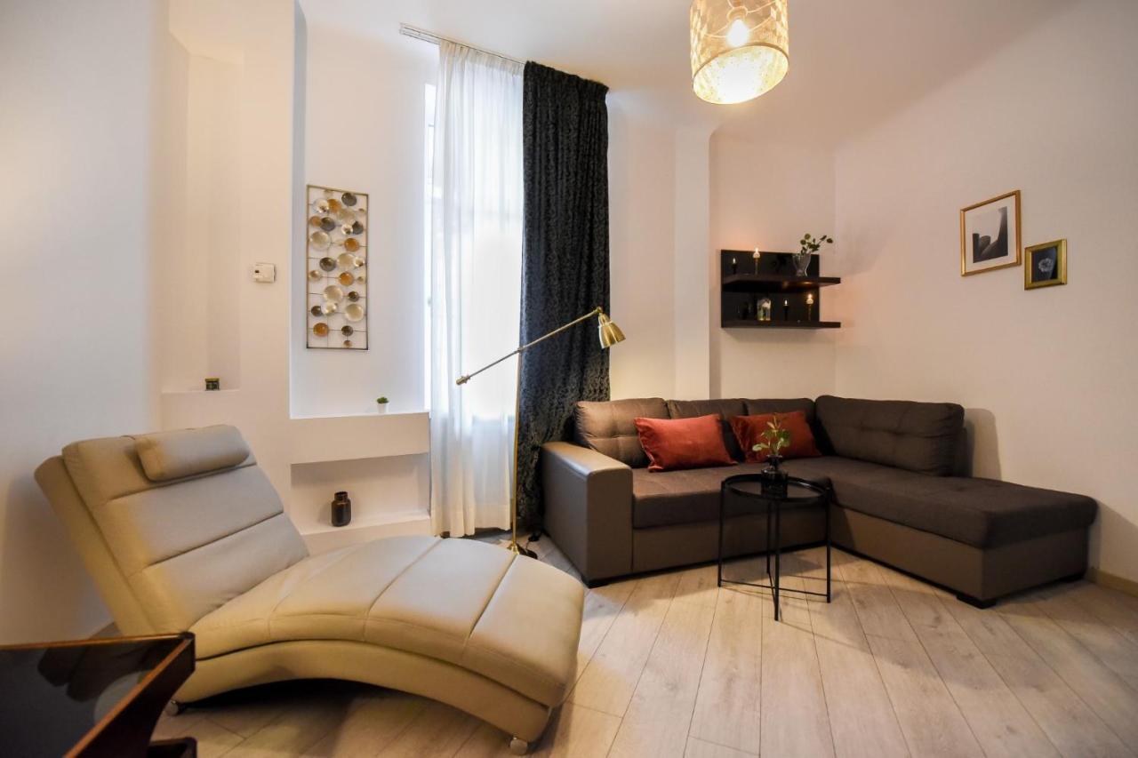 Апартаменты Amazing Location & Elegant Apt - Old Town Бухарест Экстерьер фото